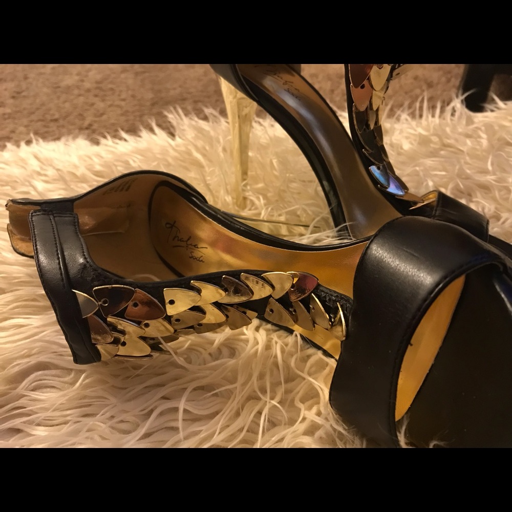 Thalia sodi black and gold heels